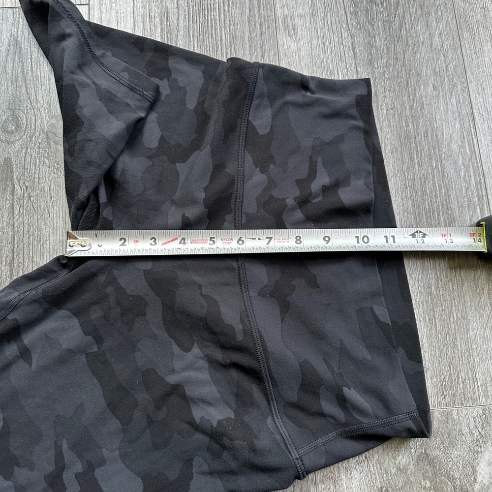 Lululemon Align High Rise Black Camo Bike Shorts Women's 8 - Picture 7 of 7